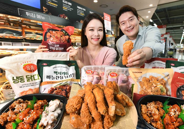 홈플러스, '치킨 대전' 할인 행사…장바구니 부담 줄인다