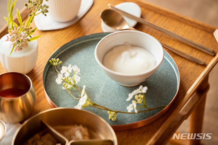 [서울=뉴시스] '수라간 시식공감' 식도락x시식공감 타락죽. (사진=한국문화재재단 제공) 2022.06.17. photo@newsis.com *재판매 및 DB 금지