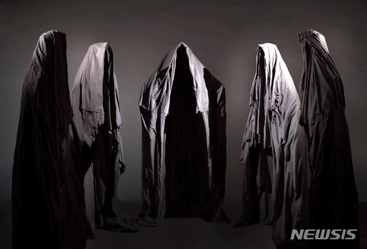 [광주=뉴시스] 전일빌딩245는 23일부터 다음달 2일까지 3층 시민갤러리에서 시민문화예술체험프로그램 기획전시 '포인트 오브 뷰(point of view'전을 선보인다고 19일 밝혔다. 박승진 작가 '설도' 작품. (사진=전일빌딩245제공). photo@newsis.com *재판매 및 DB 금지