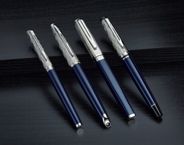 '워터맨 레상스 뒤 블루' 만년필. 왼쪽부터 '헤미스피어 디럭스 메탈&블루 CT' '까렌 디럭스 메탈&블루 CT' '익셉션 슬림 디럭스 메탈&블루 CT' '엑스퍼트 디럭스 메탈&블루 CT' *재판매 및 DB 금지