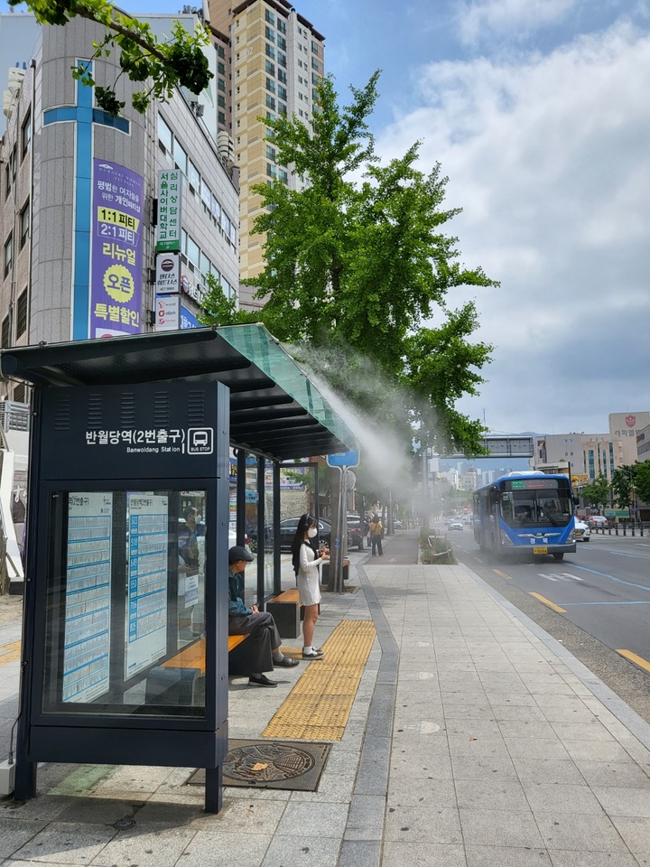 [대구=뉴시스] 고여정 기자 = 대구시 중구는 여름철 폭염을 대응하기 위해 6월 말부터 쿨링포그를 본격 가동한다. 2022.06.20 (사진 = 대구시 중구) ruding@newsis.com *재판매 및 DB 금지