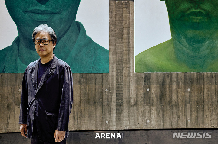 [서울=뉴시스] 박찬욱 화보 . 2022.06.21. (사진= 아레나 옴므 플러스 제공) photo@newsis.com*재판매 및 DB 금지