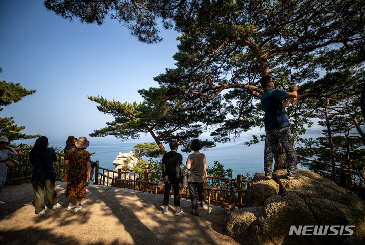 [양양=뉴시스] 정병혁 기자 = 강원 양양군 하조대. 2022.06.25. jhope@newsis.com