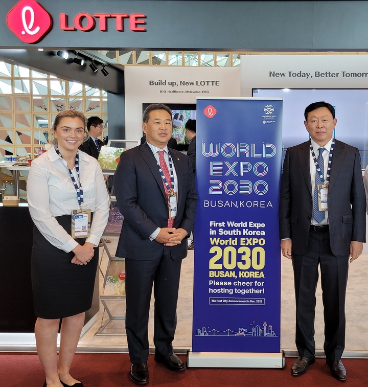 신동빈 회장, 헝가리 '롯데 클러스터' 찾아 1100억 추가 투자 결정