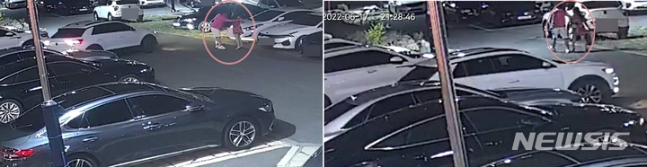 [청주=뉴시스] 조성현 기자 = 충북 청주시 상당구 영운동 한 빌라에서 숨진 채 발견된 40대 여성이 지난 17일 오후 용의자에게 끌려가는 모습. (사진=독자 제공) 2022.06.22. photo@newsis.com *재판매 및 DB 금지