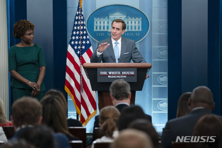  [워싱턴=AP/뉴시스] 존 커비 전 미 백악관 국가안보회의 대변인이 지난 2022년 6월21일(현지시각) 한반도 이외 지역에서 대인지뢰 사용을 금지한다고 밝혔다. 피트 헤그세스 미 국방장관이 이 정책을 뒤집고 미군이 전세계에서 대인 지뢰를 사용하도록 지시했다. 2025.12.20. 