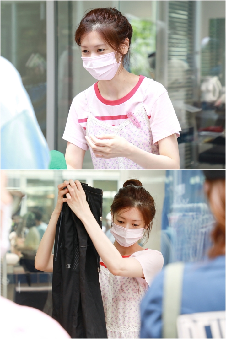 [서울=뉴시스] 배우 정소민 지난 19일 플리마켓 현장 . 2022.06.23. (사진 = 밀알복지재단 제공 ) photo@newsis.com*재판매 및 DB 금지 *재판매 및 DB 금지