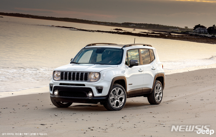 [서울=뉴시스]지프 '레니게이드 1.3'.(사진=스텔란티스코리아 제공) 2022.6.27 photo@newsis.com