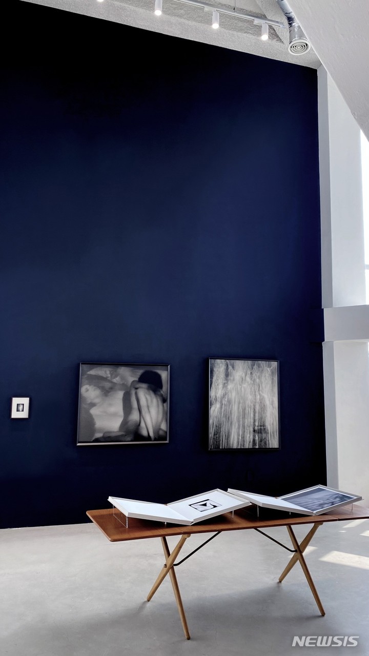 [서울=뉴시스]갤러리구조, 민병헌 작가 전시 전경.