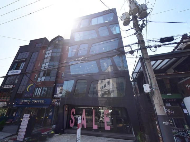 다비치 멤버 강민경씨가 매입한 합정동 소재 5층 건물(사진=네이버 지도 캡처) *재판매 및 DB 금지