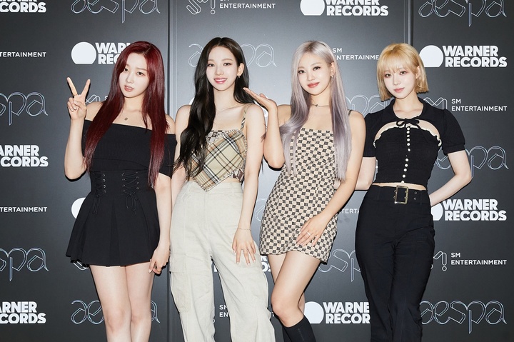 [서울=뉴시스] 워너 레코드 사옥 방문한 에스파 이미지. 2022.06.29. (사진 = SM엔터테인먼트 제공) photo@newsis.com *재판매 및 DB 금지