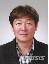 [전주=뉴시스]윤난슬 기자 = 전북대학교는 박희준 교수(생활대 주거환경학과)가 한국과학기술총연합회가 주관하는 제32회 과학기술우수논문상을 받았다고 30일 밝혔다.(사진=전북대 제공) 