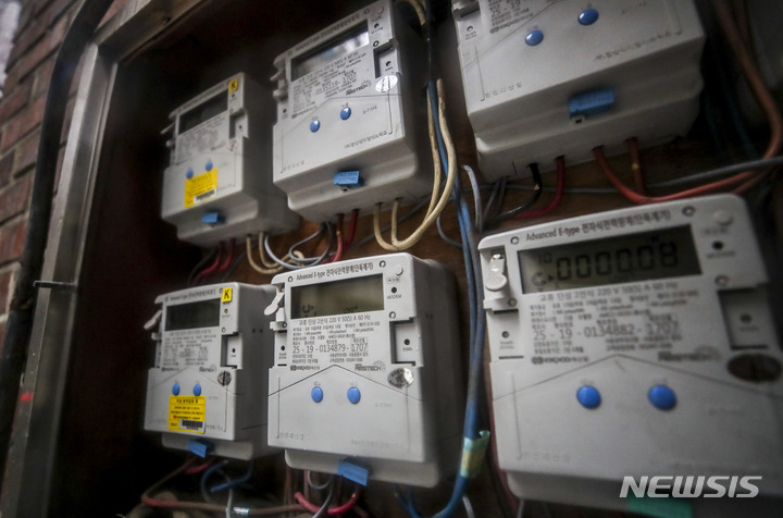 [서울=뉴시스] 정병혁 기자 =전기계량기. 2022.06.30. jhope@newsis.com