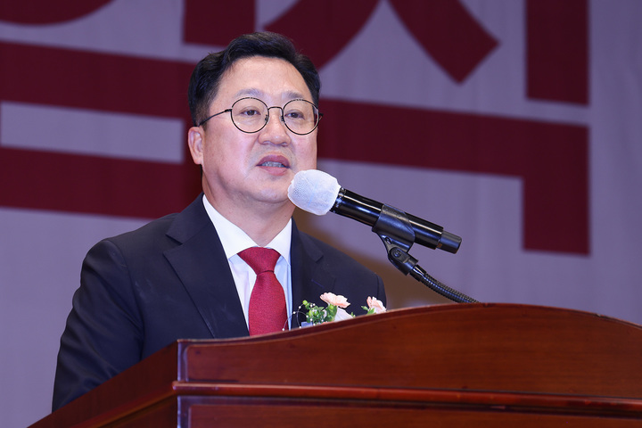 [대전=뉴시스] 조명휘 기자 = 이장우 대전시장이 1일 오전 시청 대강당에서 취임사를 하고 있다. (사진= 대전시 제공) 2022.07.01. photo@newsis.com *재판매 및 DB 금지