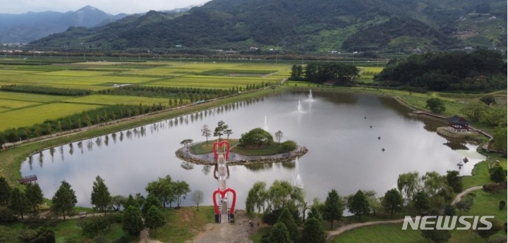 [창원=뉴시스] 경상남도 우수습지로 지정된 하동군 악양면 '동정호'.(사진=경남도 제공) 2022.07.05. photo@newsis.com
