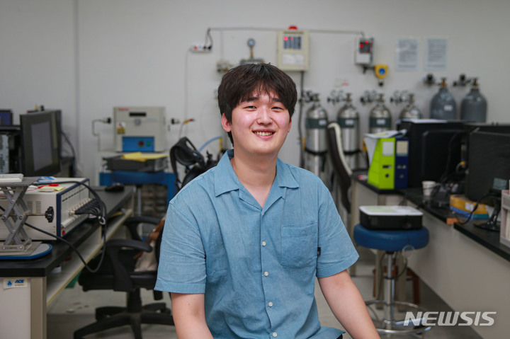 [대구=뉴시스]김정화 기자 = 대구가톨릭대학교는 신소재공학전공 연구원의 논문이 영국왕립학회 학술지 ‘나노스케일’(Nanoscale)에 게재됐다. (사진 = 대구가톨릭대학교 제공) 2022.07.05. photo@newsis.com