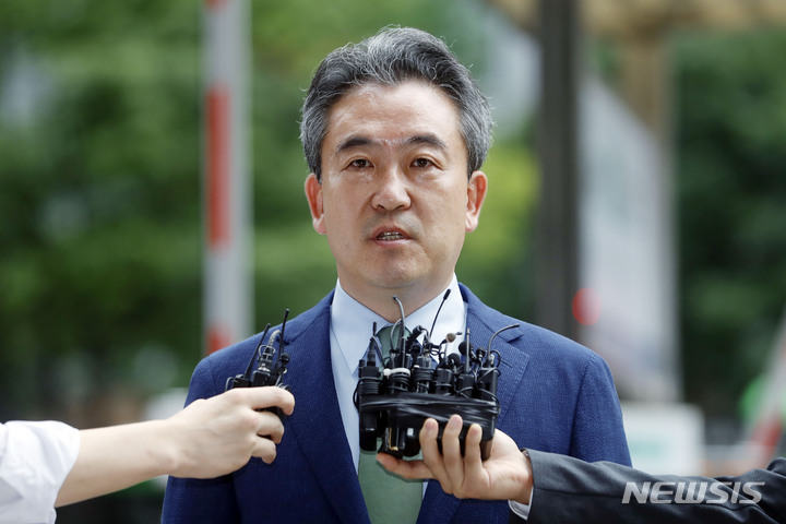 [서울=뉴시스] 최동준 기자 = 윤희근 경찰청장 후보자가 지난 5일 서울 서대문구 국가경찰위원회에서 열린 차기 경찰청장 임명제청동의안 심의위원회에 출석하며 소감을 말하고 있다. 2022.07.05. photocdj@newsis.com