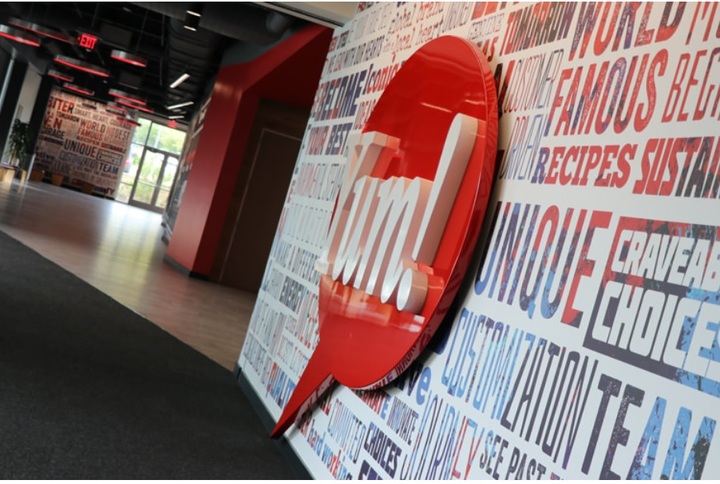 [서울=뉴시스]KFC 등을 보유한 미국 외식업체 얌 브랜즈가 러시아 시장을 철수한다고 밝혔다. (사진 출처 얌 브랜즈 홈페이지) *재판매 및 DB 금지