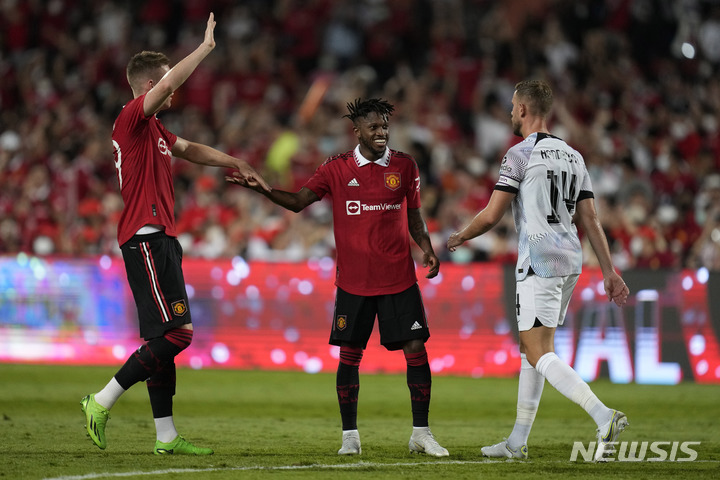 [방콕=AP/뉴시스] 기뻐하는 맨체스터 유나이티드 선수단. 2022.07.12