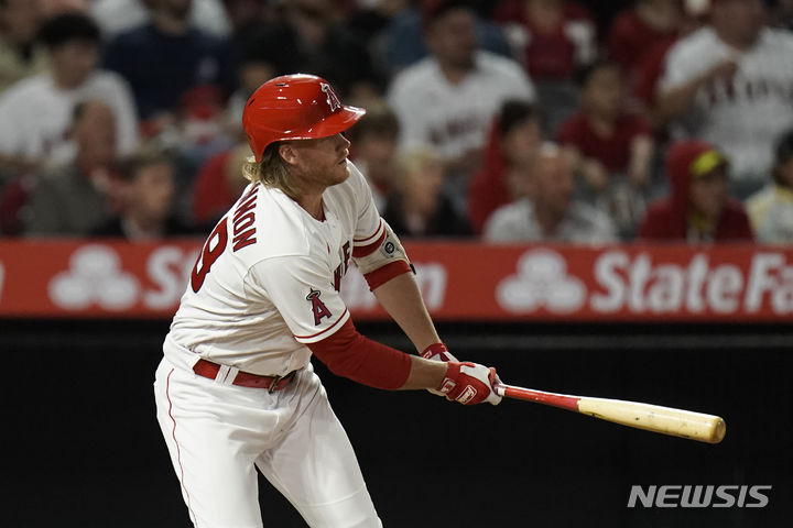 [애너하임=AP/뉴시스] 삼성 라이온즈 유니폼을 입게 된 데이비드 맥키논. 사진은 2022년 LA 에인절스 시절 모습. 2022.07.13