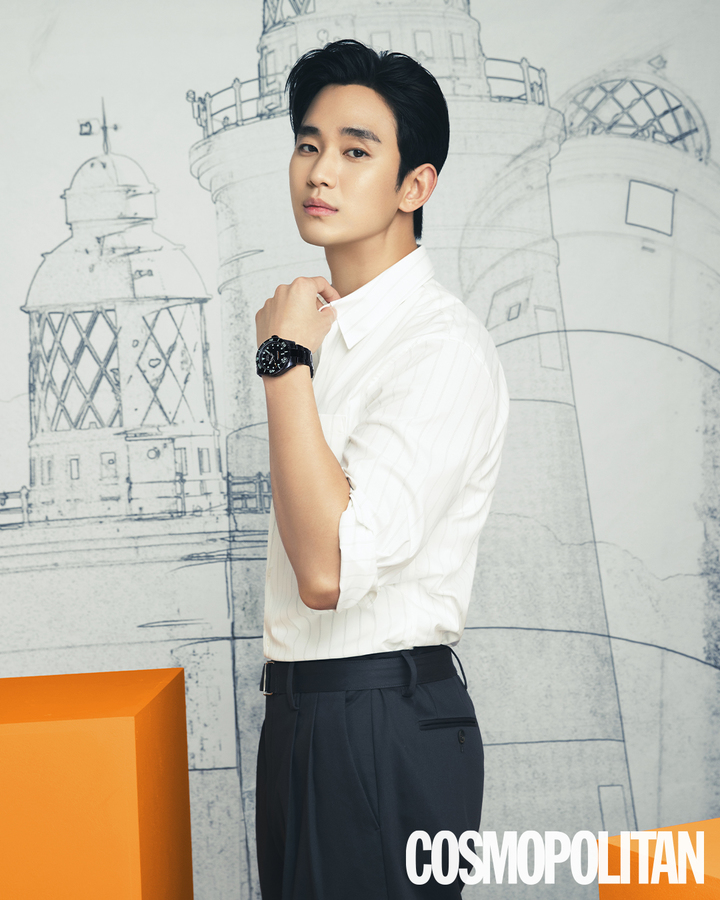 [서울=뉴시스] 김수현 2022.07.15. (사진=코스모폴리탄) photo@newsis.com *재판매 및 DB 금지 *재판매 및 DB 금지