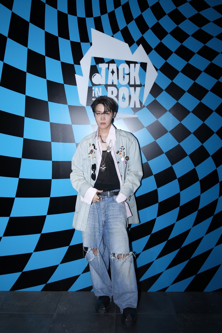 [서울=뉴시스] 방탄소년단 제이홉. 2022.07.15. (사진 = 빅히트 뮤직 제공) photo@newsis.com *재판매 및 DB 금지