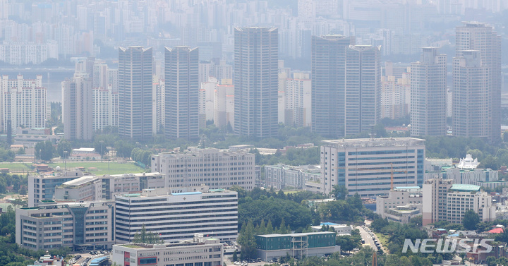 임대차법 2년 서울 전셋값 37% 뛰었다…전세살이 팍팍해져