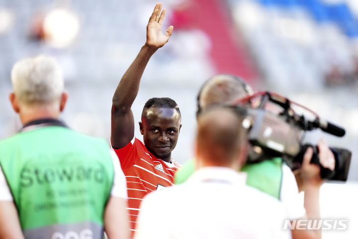 [뮌헨=AP/뉴시스]아프리카 올해의 남자 축구선수에 마네. 2022.07.16.