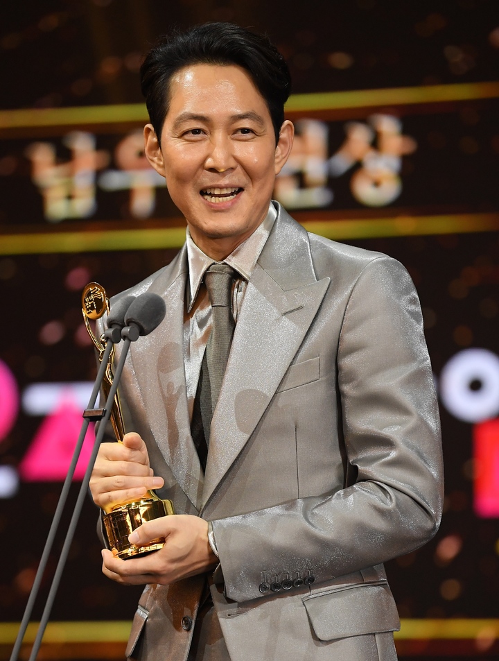 [서울=뉴시스] '오징어게임' 이정재. 2022.07.19. (사진 = 청룡시리즈 어워즈 사무국 제공) photo@newsis.com *재판매 및 DB 금지