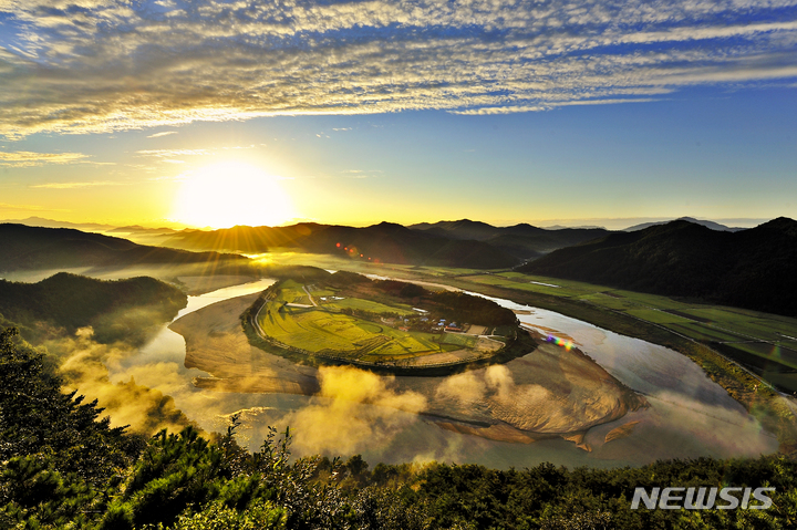 [예천=뉴시스] 예천 회룡포 전경. (사진=예천군 제공)