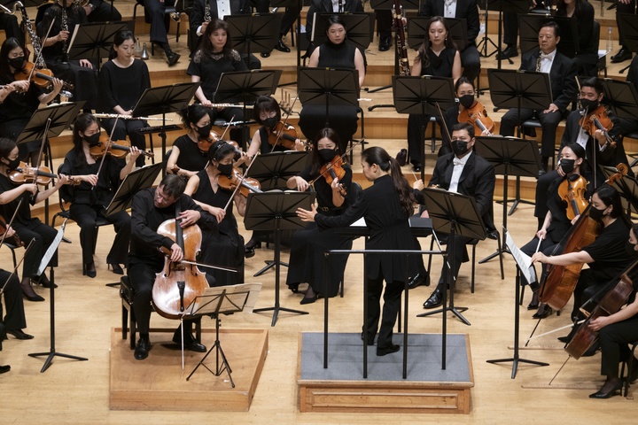[서울=뉴시스]지난 21일 서울 송파구 롯데콘서트홀에서 열린 '김은선의 드보르자크 신세계 교향곡' 공연 사진. (사진=서울시립교향악단 제공) 2022.07.22. photo@newsis.com *재판매 및 DB 금지