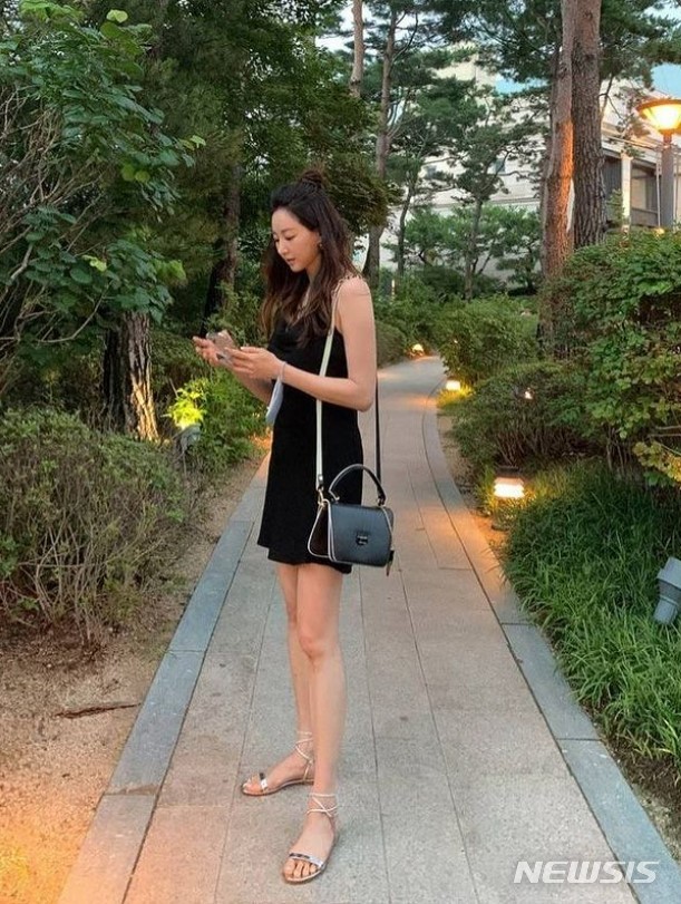 [서울=뉴시스] 김사랑. 2022.07.23. (사진 = 인스타그램 캡쳐) photo@newsis.com*재판매 및 DB 금지