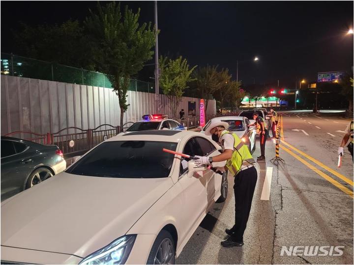 음주단속 현장. (사진=경기북부경찰청 제공)