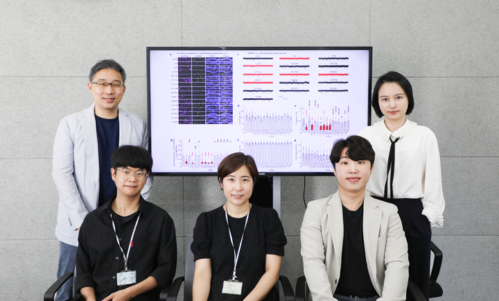 사진은 왼쪽위부터 시계방향으로 DGIST 뇌과학과 고재원 교수, 엄지원 교수, 장규빈 석사과정생, 한경아 연구교수, 김동욱 석박사통합과정생 *재판매 및 DB 금지
