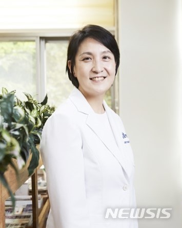 [인천=뉴시스] 이루비 기자 = 권정현 가톨릭대학교 인천성모병원 소화기내과 교수. (사진=인천성모병원 제공) 2022.07.26. photo@newsis.com *재판매 및 DB 금지