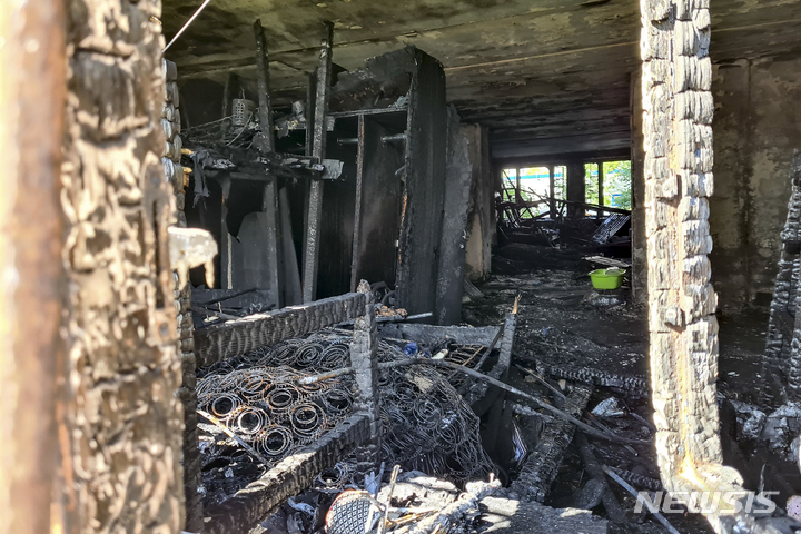 [모스크바=AP/뉴시스]모스크바 호스텔 화재. 2022.7.29.