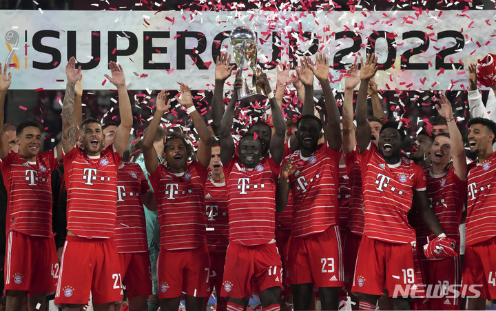 [라이프치히(독일)=AP/뉴시스]바이에른 뮌헨, 독일 슈퍼컵 10번째 우승