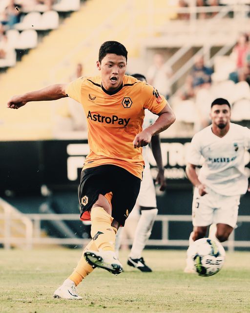 [서울=뉴시스]울버햄튼 황희찬 PK 골. (캡처=울버햄튼 소셜네트워크서비스)