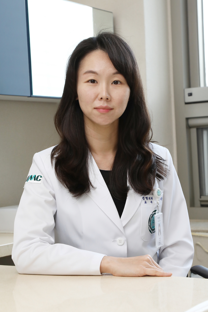 이대목동병원 정형외과 권지은 교수(사진 : 이화여자대학교 의료원 제공) *재판매 및 DB 금지