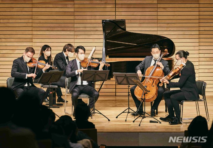 [서울=뉴시스]리움 음악회 프로그램 리움 멤버십 음악회(세종 솔로이스츠) 공연 현장(4월)