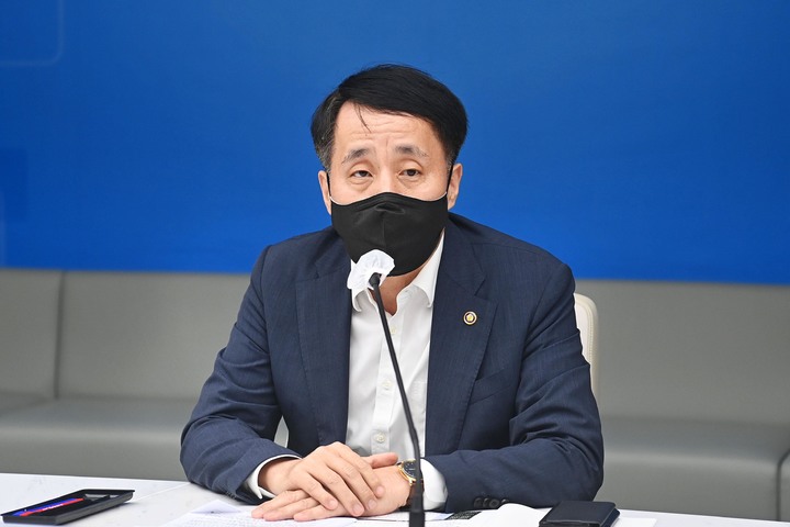 [서울=뉴시스] 장영진 산업통상자원부 1차관이 3일 오후 서울 중구 대한상의에서 열린 제1차 사업재편-정책금융 연계 전략회의에 참석해 발언하고 있다. (사진=산업통상자원부 제공) 2022.08.03. photo@newsis.com *재판매 및 DB 금지