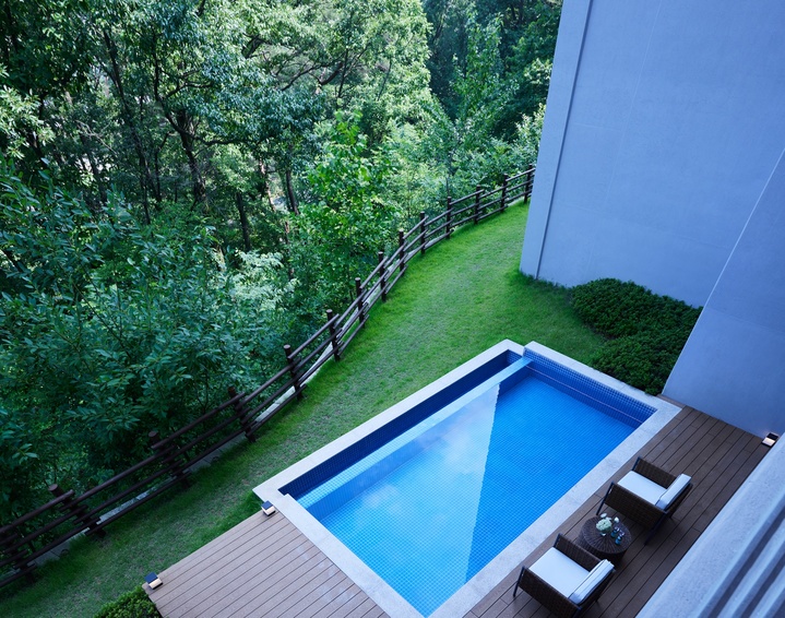 파라스파라 서울 '파라스파라 프라나 오너스' 리조트 한 객실의 '야외 수영장' *재판매 및 DB 금지