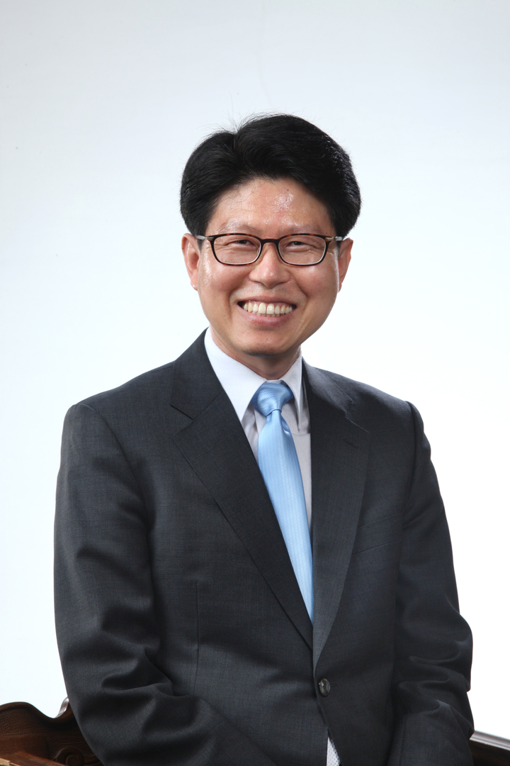 [서울=뉴시스] 김준래 변호사. (사진=한국시니어연구소 제공) 2022.08.05. photo@newsis.com *재판매 및 DB 금지