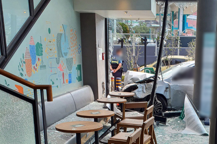  *재판매 및 DB 금지