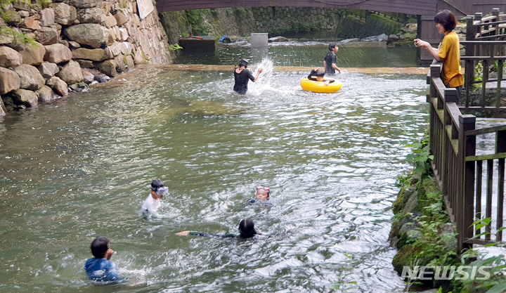 [구례=뉴시스] 계곡 물놀이. (사진=뉴시스 DB). photo@newsis.com