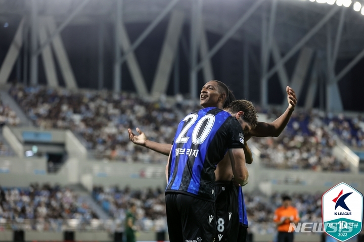 [서울=뉴시스]K리그1 인천 에르난데스 역전골. (사진=프로축구연맹 제공)