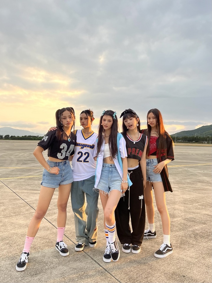 [서울=뉴시스] 뉴진스. 2022.08.08. (사진 = 어도어 제공) photo@newsis.com *재판매 및 DB 금지