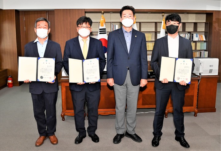 고문변호사무료생활법률상담관 위촉 모습. (사진=원주시 제공) *재판매 및 DB 금지