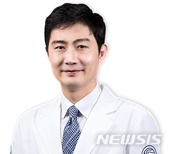 [서울=뉴시스]박종훈 안산자생한방병원 병원장. (사진= 자생한방병원 제공) 2022.08.09