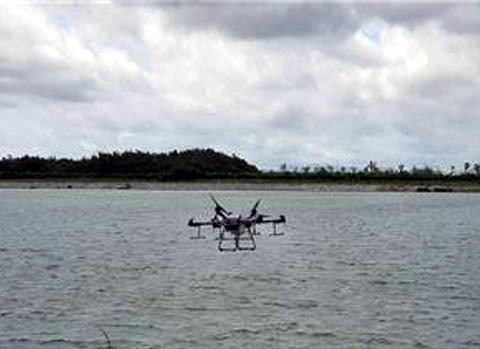 [목포=뉴시스] 드론으로 녹조 제거 *재판매 및 DB 금지